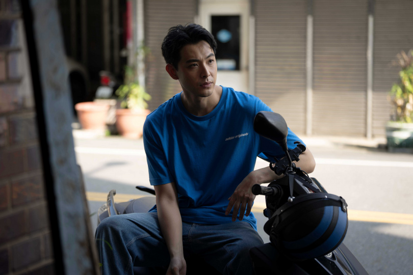 連晨翔在劇中與孫淑媚有激烈床戲。（圖／華視、公視台語台提供）