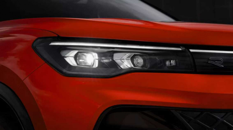 車頭結合IQ.LIGHT矩陣式LED頭燈，具備自動調整遠近光與區域遮蔽功能，安全性是傳統車燈難以比擬。（圖╱劉耿豪攝）