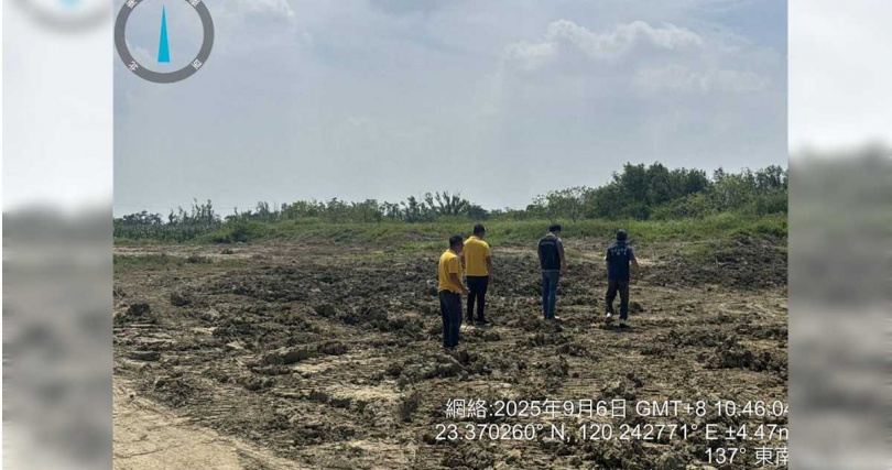 嘉縣環保局及南區環管署人員6日前往新庄光電場稽查廢棄光電板已清除。（圖／翻攝畫面）