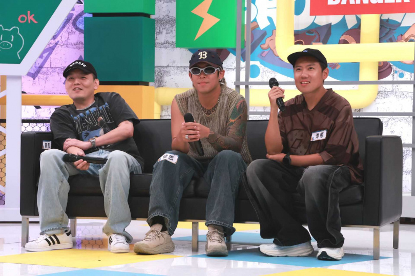 健志（中）游泳救了春風跟洋蔥。 （圖／中天提供）