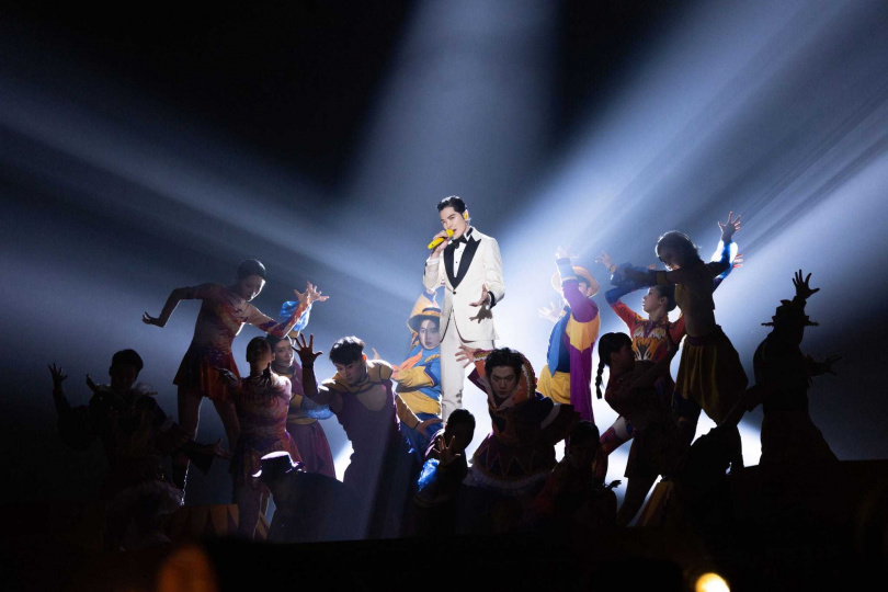 蕭敬騰演繹風靡全球的《The Greatest Show》。（圖／喜鵲娛樂提供）