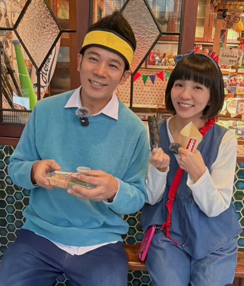 香蕉哥哥、草莓姐姐低調交往3年多後，在2018年3月結婚，婚後育有一子小新。（圖／咪妃KIDS提供）