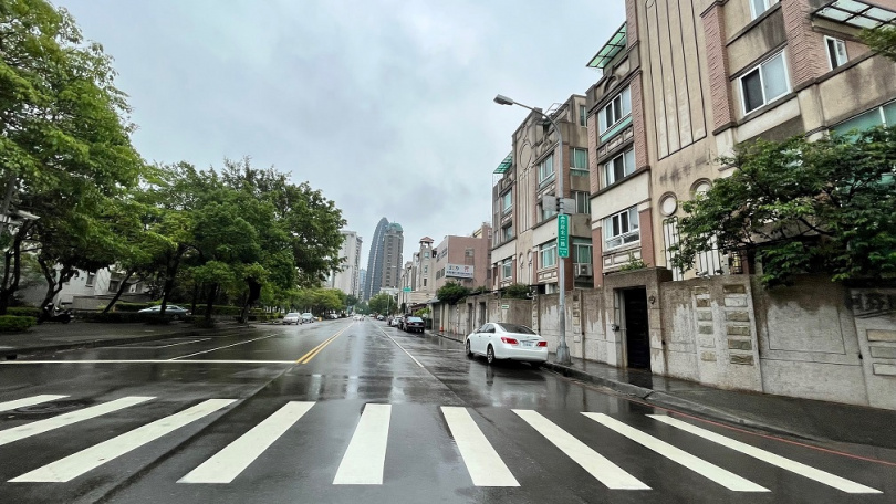 透天厝、別墅為最大宗的降價產品型態。（示意圖／東森財經新聞張琬聆攝）