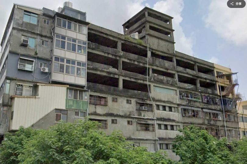 Google Map上有這棟大樓尚未塌陷前的模樣。（圖／翻攝Google Map）