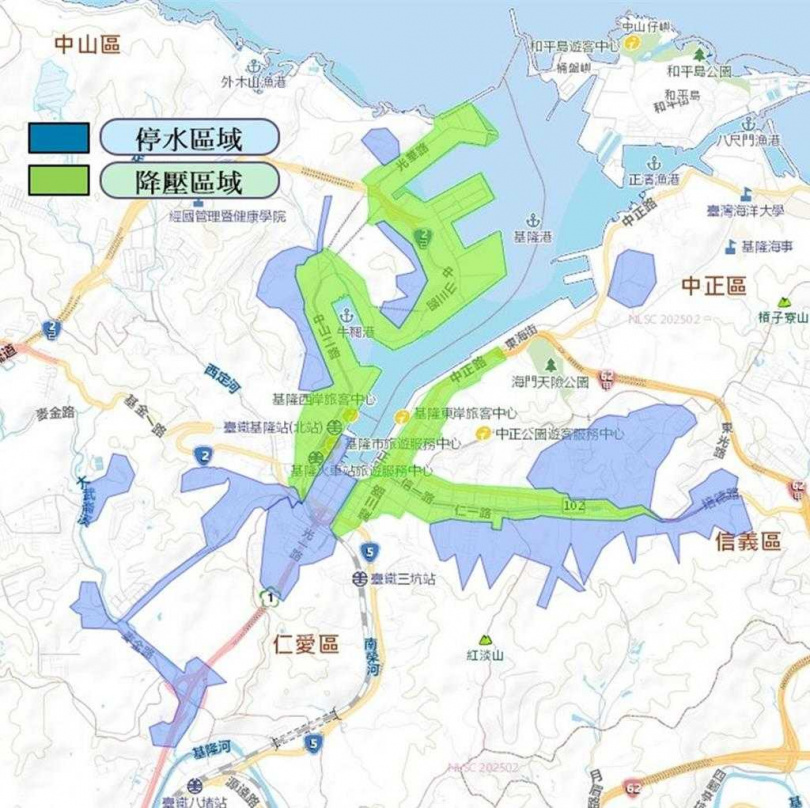基隆市安樂區麥金路上的供水幹管發生破損，台水公司進行搶修，預計影響4.3萬戶。（圖／台水一區處提供）