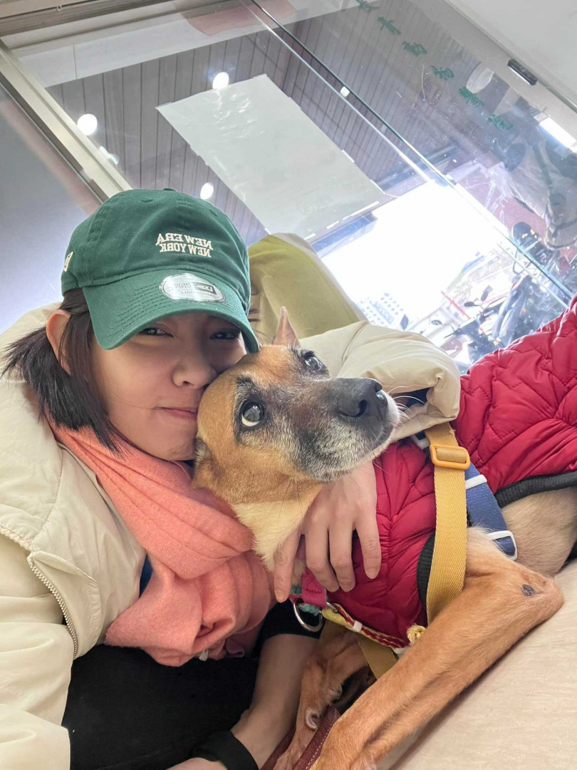 米可白愛犬錢錢罹患胃癌。(圖/米可白臉書)