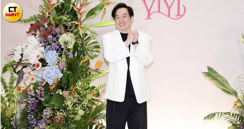 康康說今年的5月27日是自己結婚14周年紀念日,當時納豆是他的伴郎。(圖/侯世駿攝)
