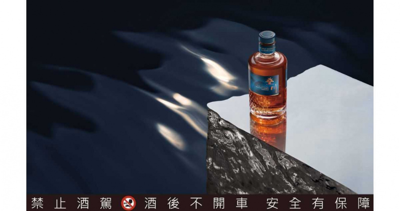 盡顯東方禪意的層疊韻味，使「疊川純麥威士忌」於2024年首度參加國際烈酒競賽International Spirits Challenge，即獲得金獎肯定。（圖／保樂力加提供）