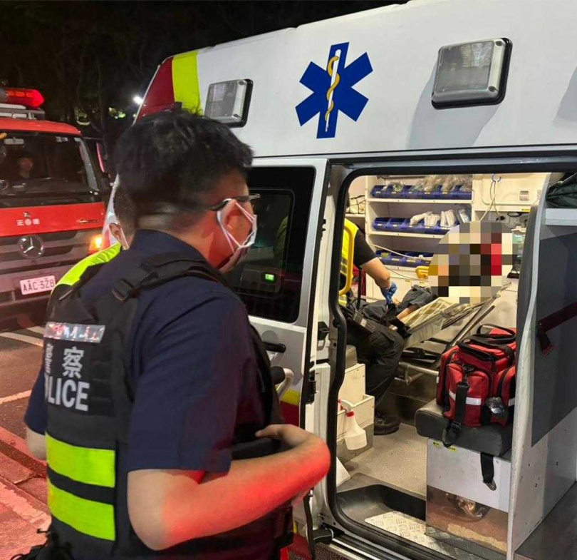  獨居婦人餓到虛脫，所幸家人驚覺異狀報警救命。（圖／翻攝畫面）