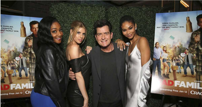 Netflix紀錄片《aka Charlie Sheen》將於9月10日上線，查理辛首度完整講述過去人生。