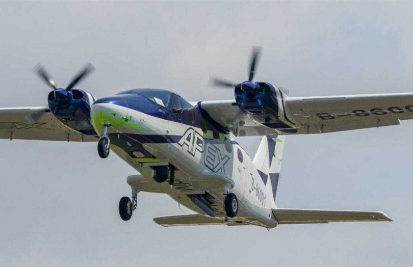 小型民航機裝上紅外線與雷達，進行海上偵巡任務。（圖／安捷航空提供）