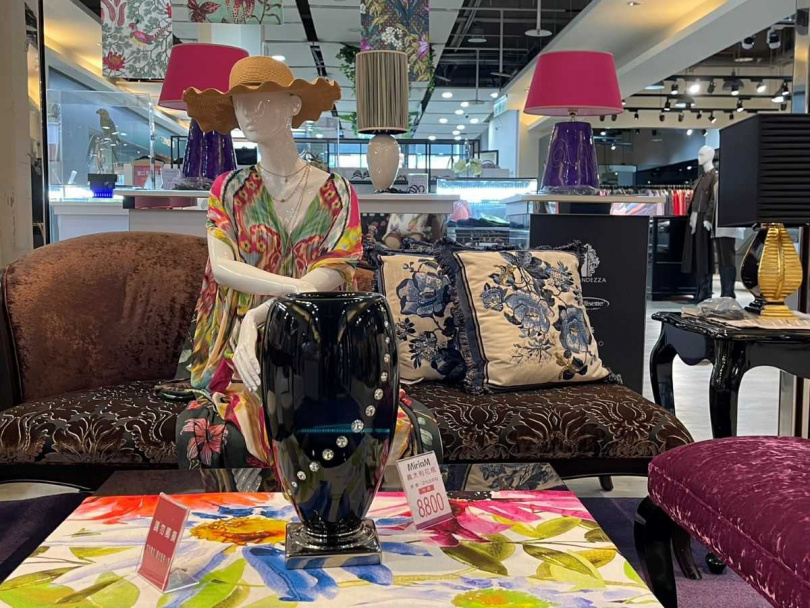 禮客內湖店引進來自德國JAB織品集團頂級家飾織品搭配空間設計團隊服務，提供消費者居家生活量身訂製服務。（圖片提供／禮客）