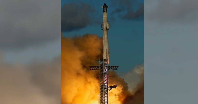 SpaceX巨型火箭「星際飛船」13日進行試飛。
