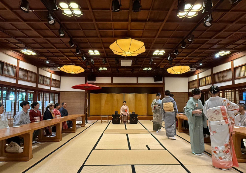 裏千家茶席在二樓偌大的「大廣間」展開。（圖／吳德亮攝影）