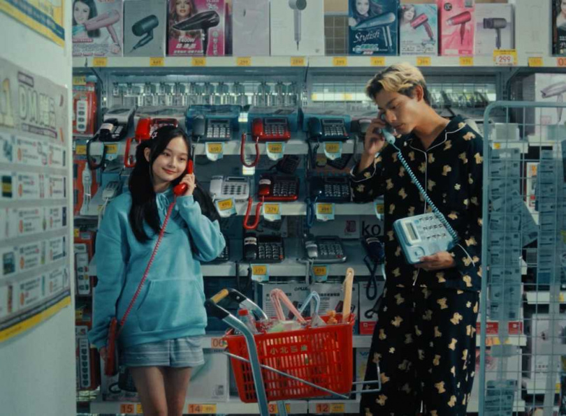 冰球樂團新歌邀請各務孝太與邵奕玫演出。(圖/何樂音樂提供)