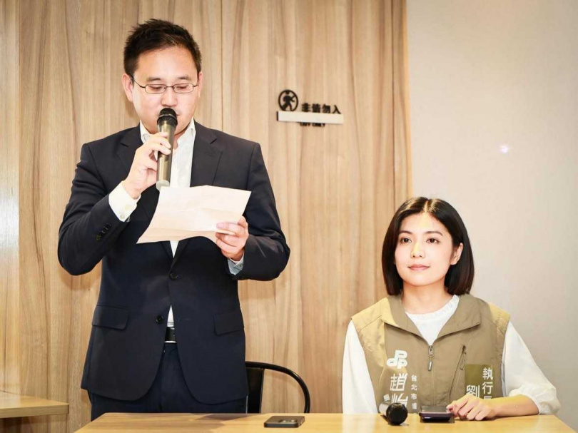 獲民進黨內派系「湧言會」推薦的劉品妡（右），過去曾在趙怡翔（左）團隊服務。（圖／取自劉品妡Threads）