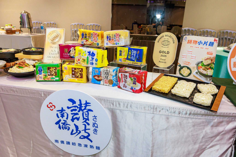 參與燒肉火鍋祭的廠商，即可取得皇家可口讚岐急凍熟麵等企業提供的食材資源。（圖／食在力量提供）