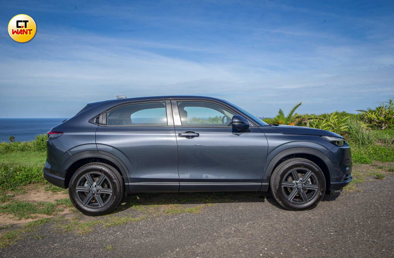 車長雖不算長，但擁有2,610mm的長軸距，造就寬敞的車內空間。（圖╱黃威彬攝）