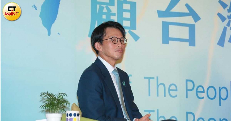 民眾黨主席黃國昌(圖)直斥《鏡週刊》關於自己與李麗娟的資金行為報導不實,已經提告。(圖/周志龍攝)