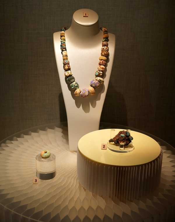 中國戰國琉璃珠。（圖／吳德亮攝影）