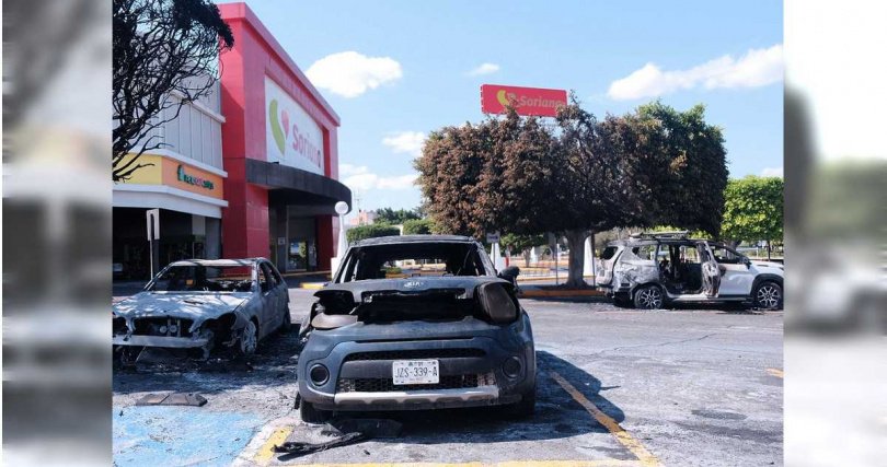 歐塞奎拉身亡後,墨西哥多地爆發血腥報復,至少20州出現焚車封路與槍戰衝突,目前已知14人死亡。(圖/達志/美聯社)