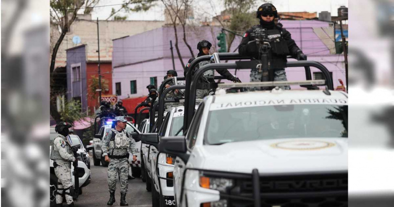 歐塞奎拉身亡後,墨西哥多地爆發血腥報復,至少20州出現焚車封路與槍戰衝突,目前已知14人死亡。(圖/達志/美聯社)