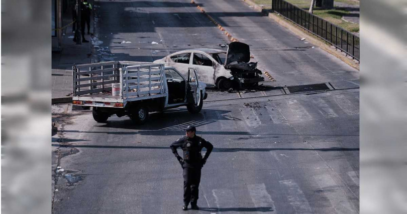 歐塞奎拉身亡後,墨西哥多地爆發血腥報復,至少20州出現焚車封路與槍戰衝突,目前已知14人死亡。(圖/達志/美聯社)