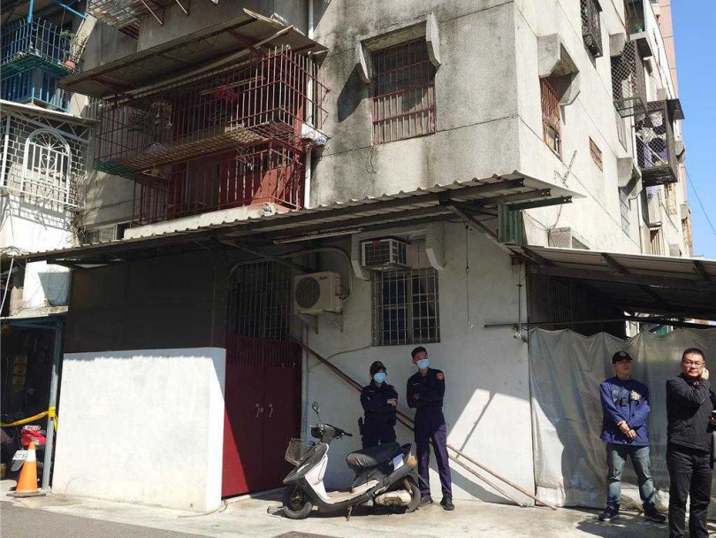 警方10日到現場重新勘驗。(圖/中國時報記者任義宇攝)