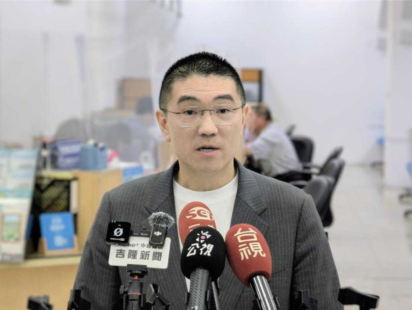 基隆市長謝國樑22日上午表示，去年一整年才歷經了一次完整的罷免案，今年卻又要重來一次，心裡感到很難過。（圖／中國時報張志康攝）