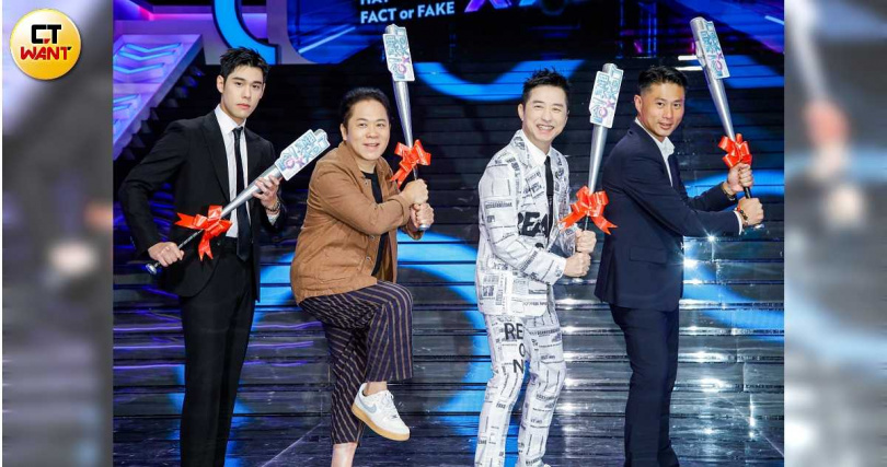 庾澄慶愛騎車鍛鍊身體，「哈林小隊」卜學亮、彭小刀與周予天今現身記者會力挺。（圖／趙文彬攝）