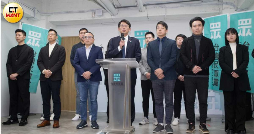 民眾黨緊盯政府打詐成效,直言「大詐騙」已是台灣日常。圖為黨內歷史記者會畫面。(示意圖/黃威彬攝)