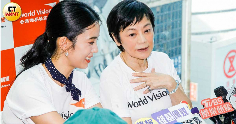 張艾嘉獲頒釜山影展年度「山茶花獎」。(圖/趙文彬攝)