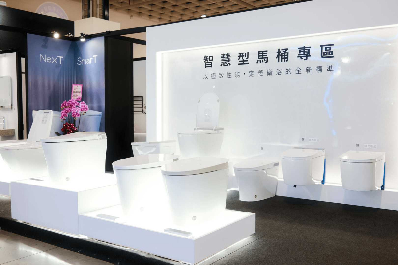 智慧型馬桶專區。(圖片提供/和成)