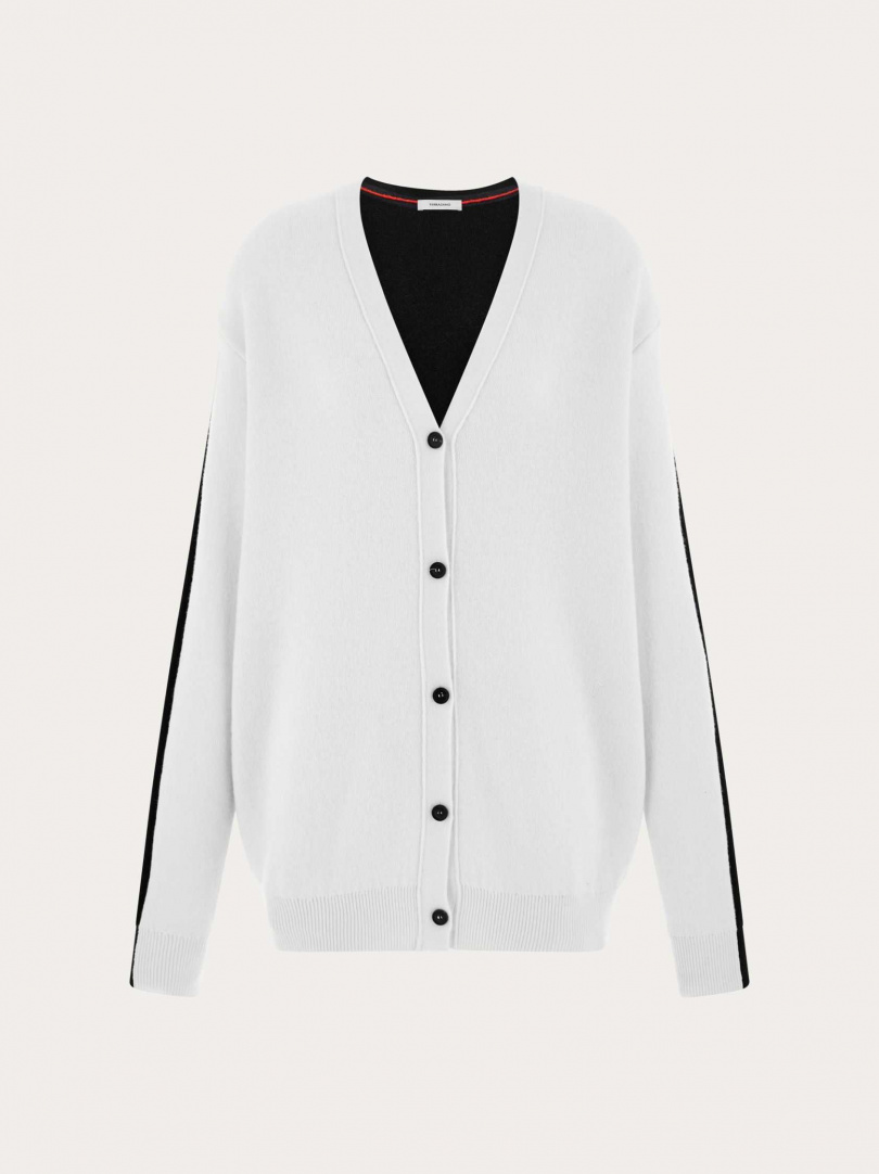 Ferragamo 寬鬆雙色針織衫/60,900元(圖/品牌提供)