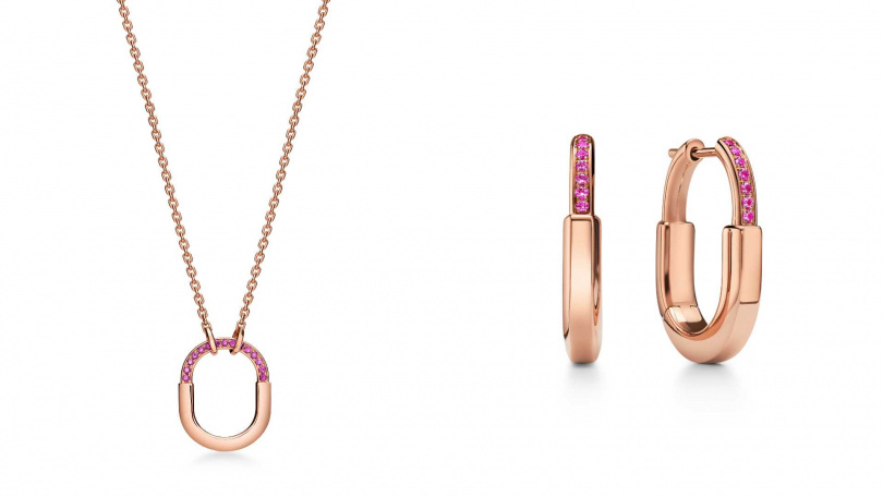 （左）Tiffany Lock 18K玫瑰金鑲嵌粉色藍寶石鏈墜(小型款)，（右）Tiffany Lock 18K玫瑰金鑲嵌粉色藍寶石耳環(小型款)（圖／品牌提供）