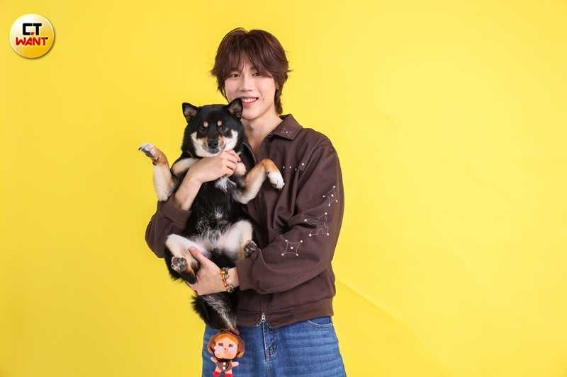 飼養ODDY兩年多，韓晨發現自己與愛犬不論外貌還是個性，都越來越相似。（圖／林士傑攝）