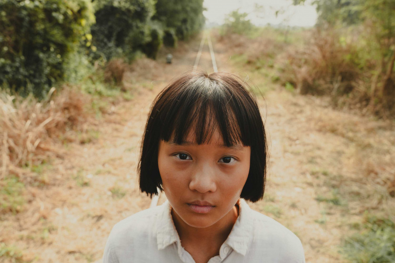 金馬怪物新人方郁婷在《大濛》中飾演少女阿月。(圖/華文創提供)