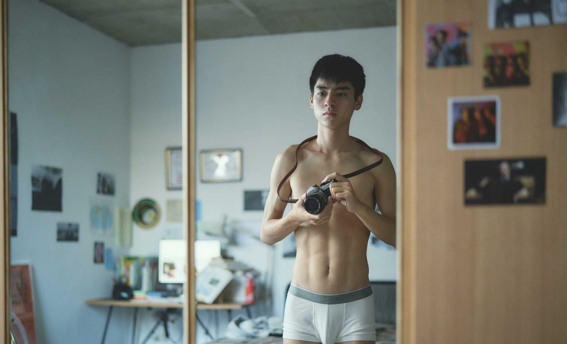 劉敬首登大螢幕，在《失明》裸身露出腹肌。(圖／周子娛樂提供)