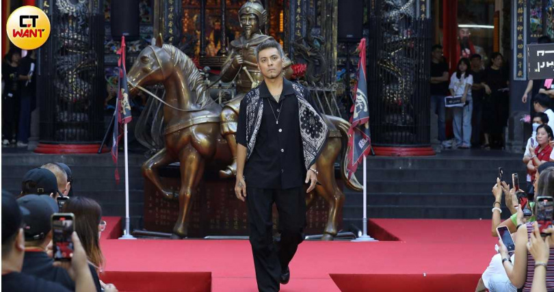 嘎嘎在《角頭-鬥陣欸》戲份大增。(圖/侯世駿攝)