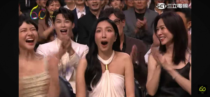 得知獲獎時,楊謹華的表情十分驚訝。(圖/翻攝自金鐘60畫面)