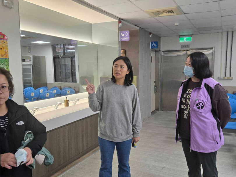 市議員鄭宇恩近日前往會勘，發現衛生所多項問題，呼籲衛生局改善。（圖／市議員鄭宇恩提供）