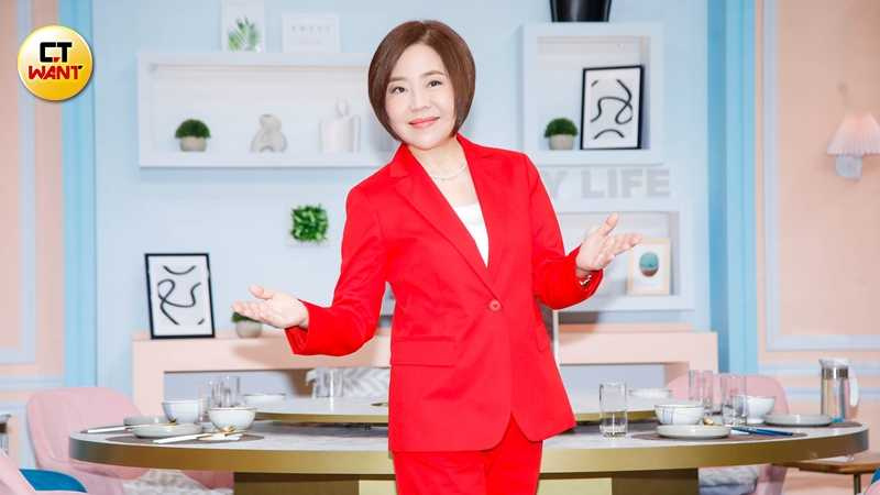 于美人2023年底以無黨籍身分投入2024年北市中正、萬華立委選戰，告假「暫別」主持長達13年的節目2個月時間。（圖／本刊攝影組）