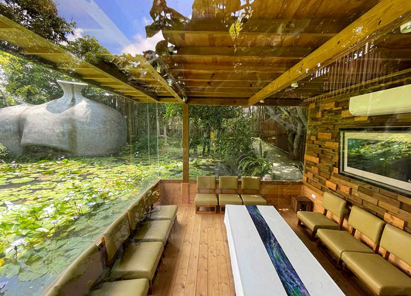 雅園溏迷人的水上茶屋與風洞茶屋深受茶人青睞。（圖／吳德亮攝影）