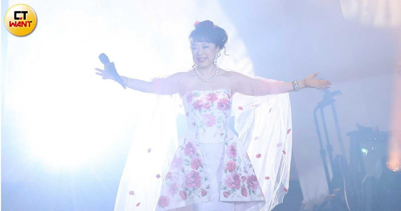 演唱會上提到人在天上的爸爸，讓翁倩玉一度哽咽。（圖／侯世駿攝）