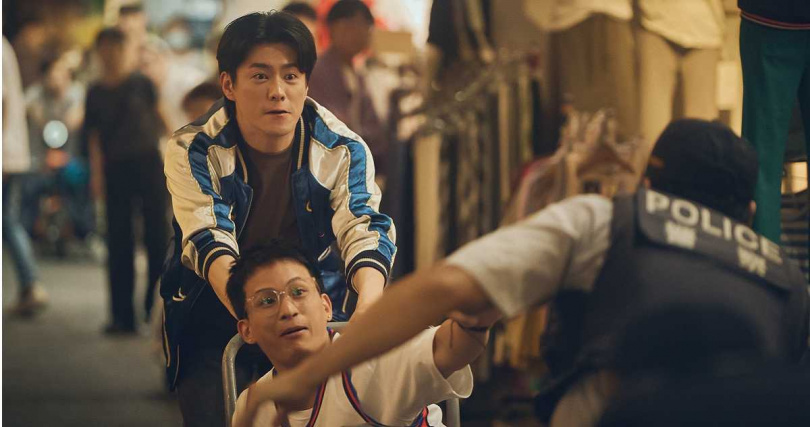 李程彬在《成功路上》意外穿越回到1989年。(圖/華視、公視台語台提供)