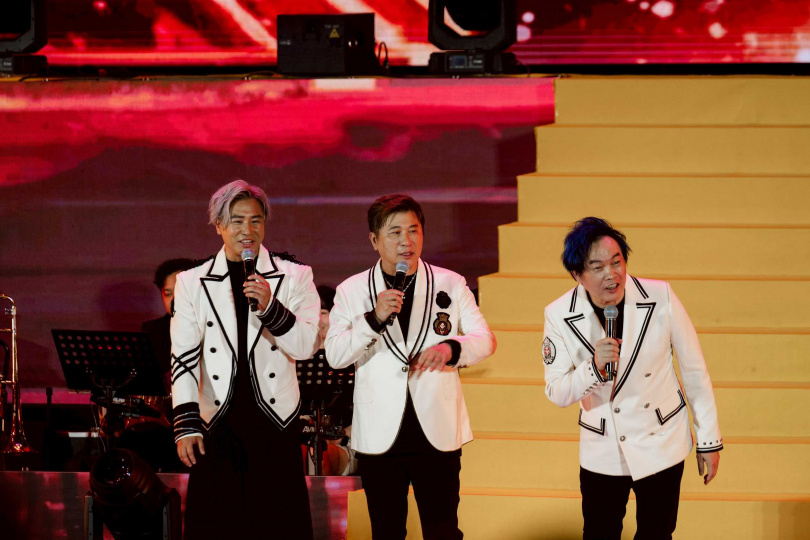 胡瓜領軍康康、歐漢聲一起主持《鑽石舞台之夜》演唱會。（圖／萬星傳播提供）