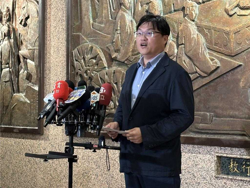 教育部常務次長朱俊彰說明跨部會清查台師大女足抽血案進度。(圖/本報資料照)