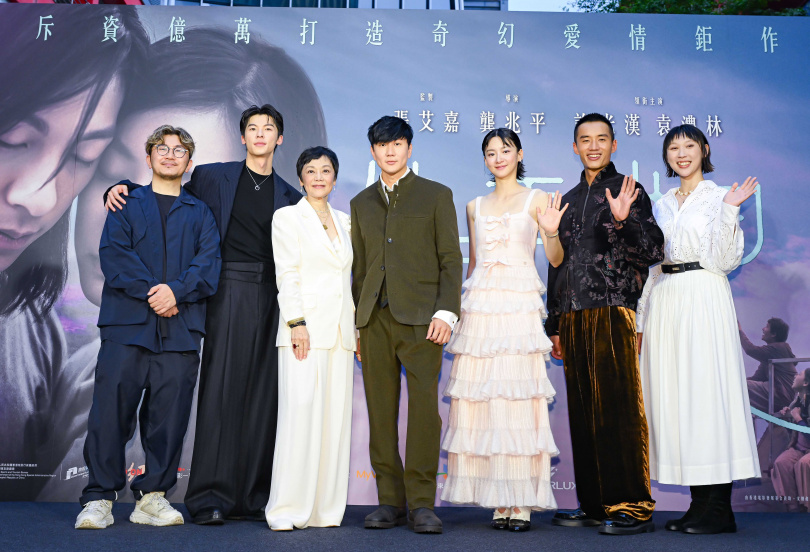 林俊傑(中)昨驚喜現身首映會。(圖/甲上娛樂提供)