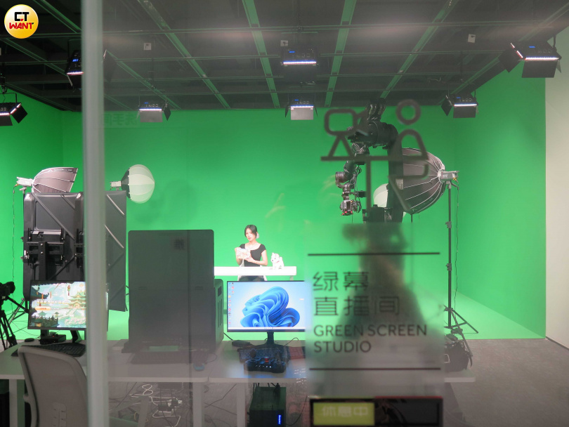 中國大陸的直播帶貨行業非常強大。(圖/陳曼儂攝)