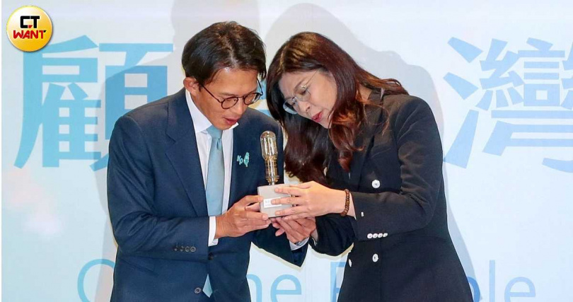 民眾黨表示,總統賴清德若真有心為國家長治久安著想,就應直接邀請在野黨主席公開對談。(圖/周志龍攝)